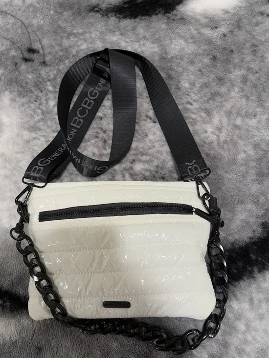 BCBGeneration White Quilted Crossbody Bag with Black Chain and Logo Strap - Picture 11 of 13